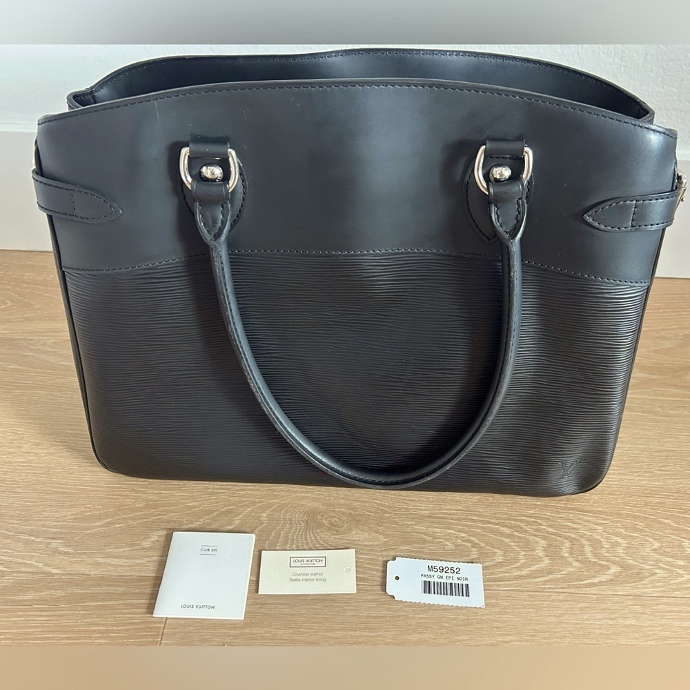 Louis Vuitton Black Epi Leather Passy GM